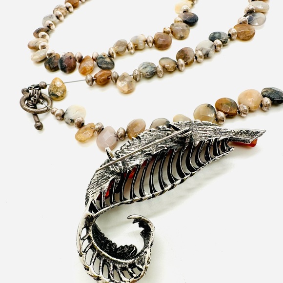 Vintage Natural Stone Necklace & Feather brooch - Picture 4 of 17